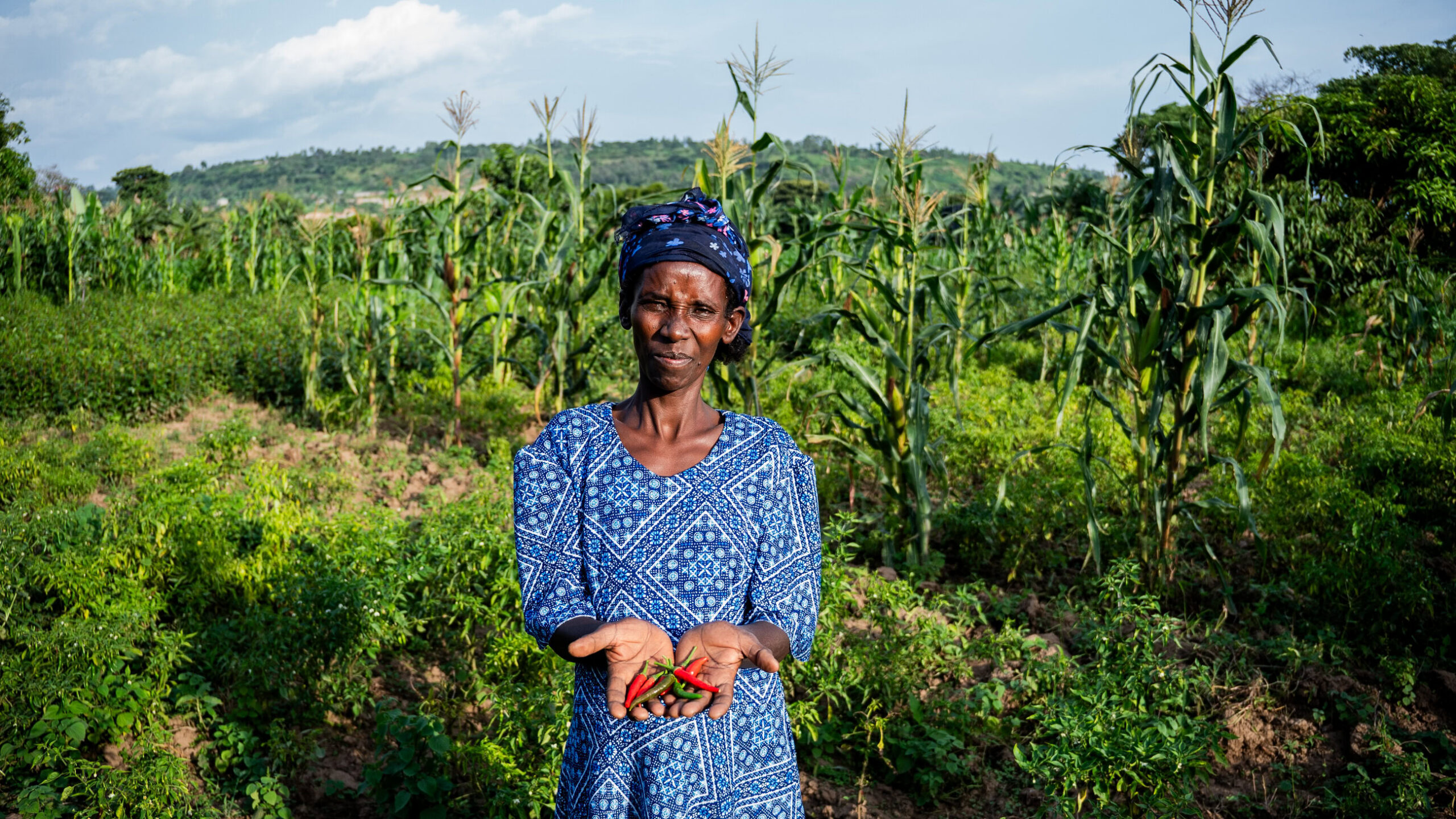 Daintu en haar zelfgegroeide pepers